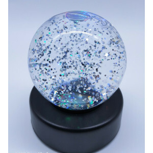 Leuchten Sie mit Wasser gefüllten Glitzerball